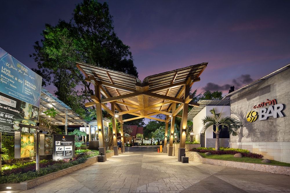 undefined Grand Istana Rama Hotel 4