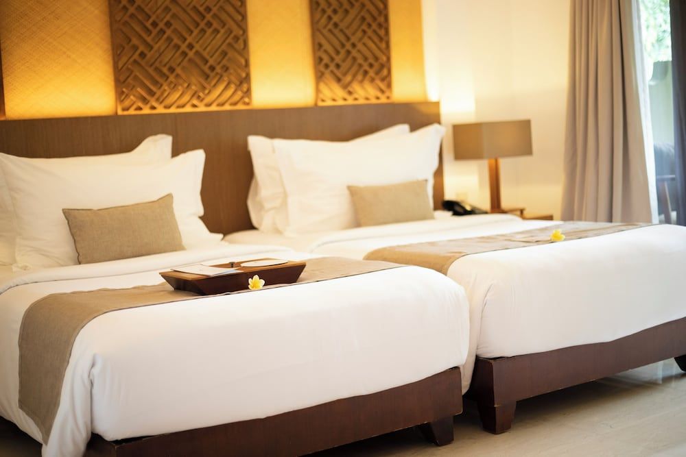 Deluxe Room Twin Bed with Daily Cocktails