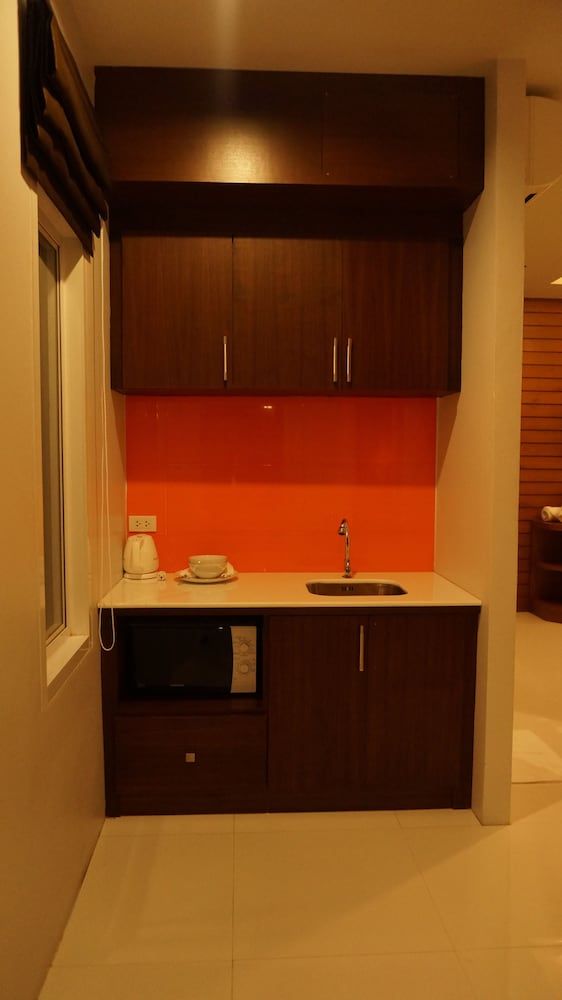 Lanta Intanin Resort Family Room (Deluxe) 10