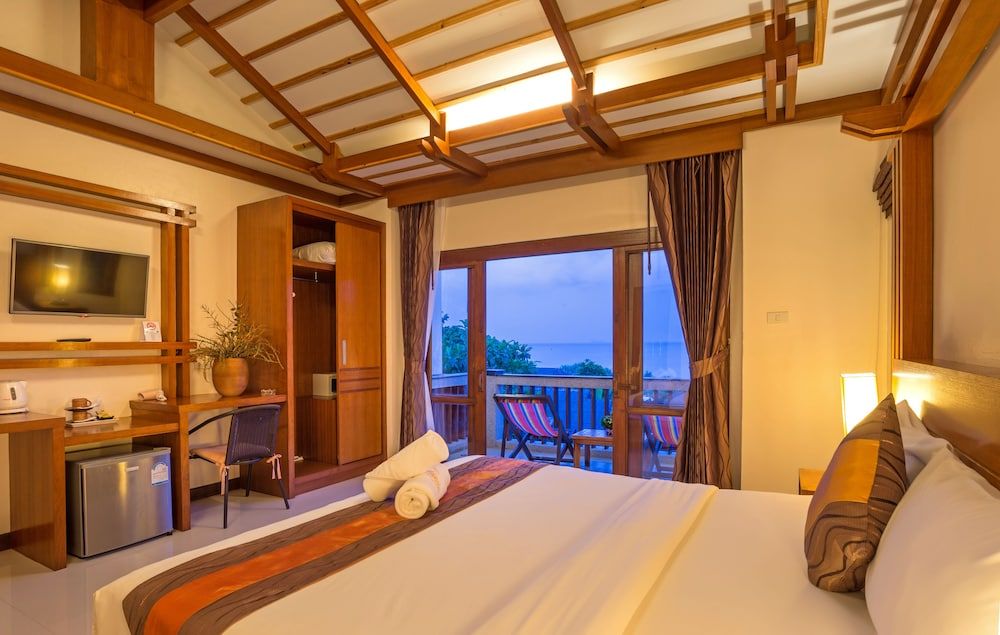 Deluxe Seaview ( Third Floor)