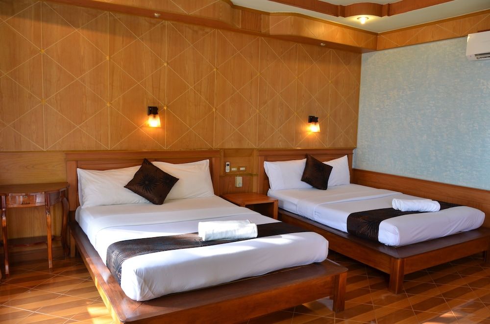 Family Pool Bungalows