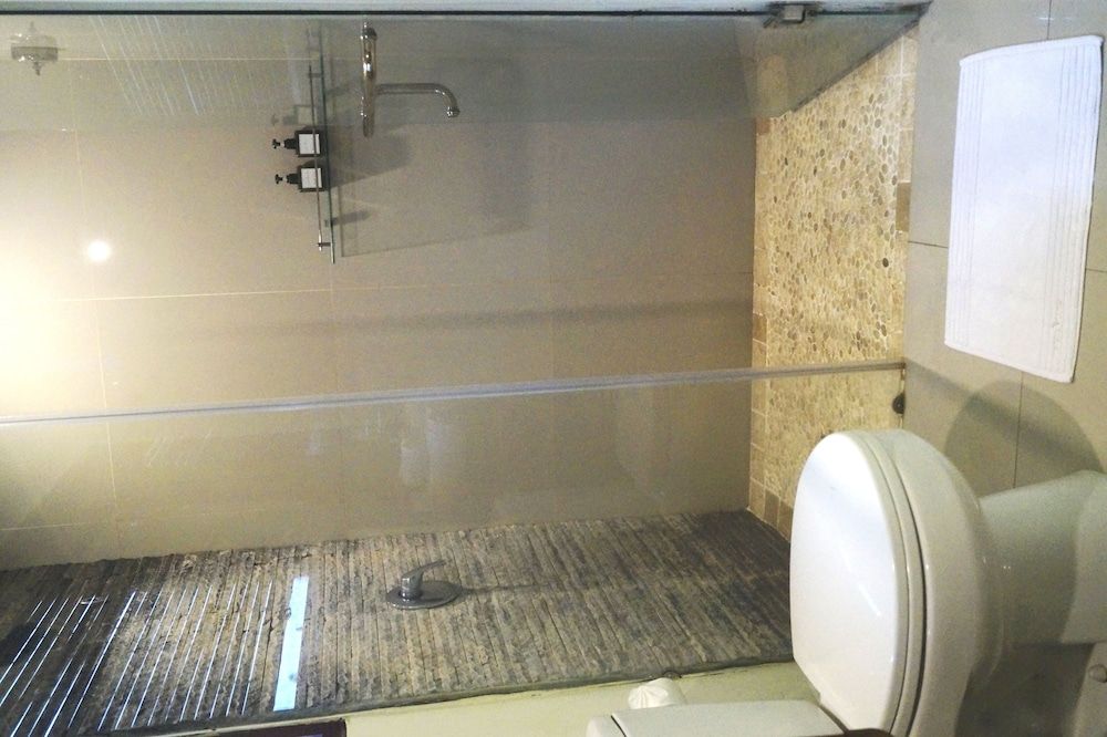 Arana Suite Deluxe Room 4