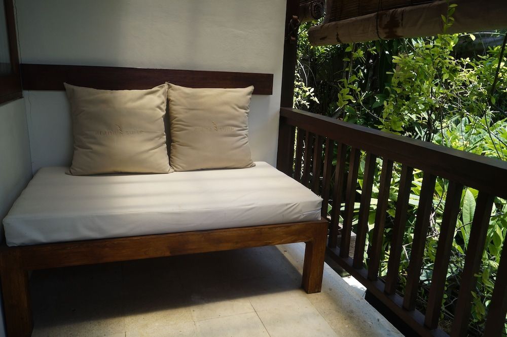 Arana Suite Family Room 3