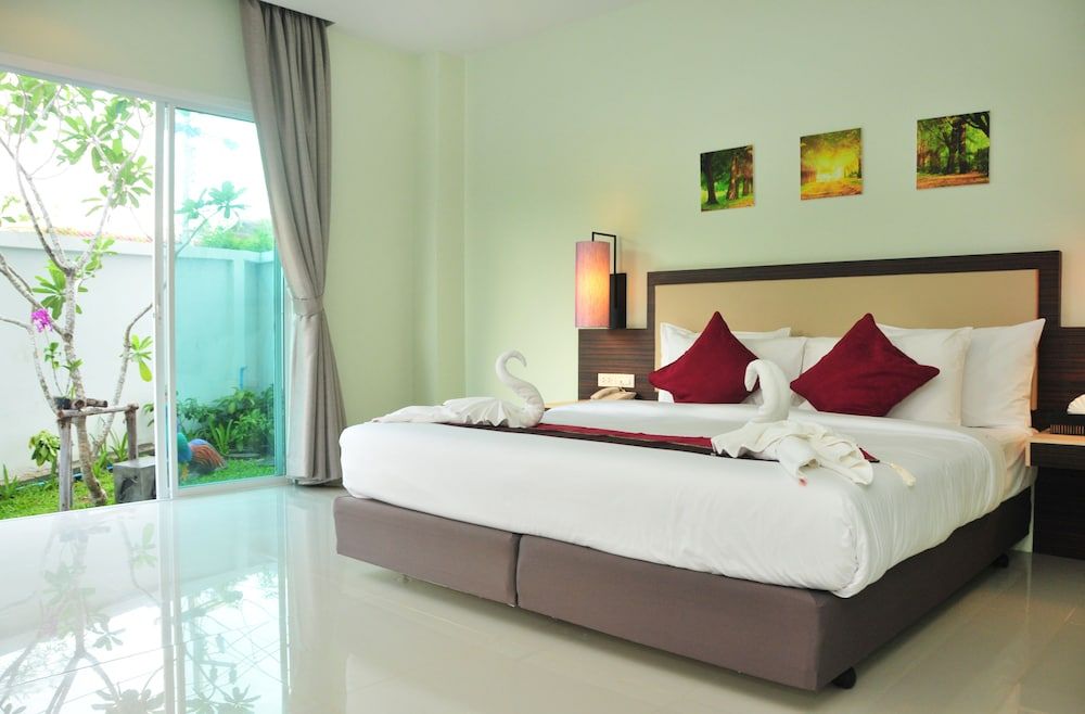 Deluxe Grand Room