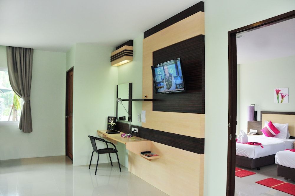 Am Surin Place Deluxe Room (Pool Side) 8