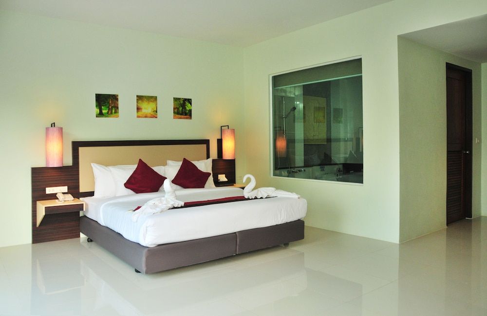 Deluxe Grand Room