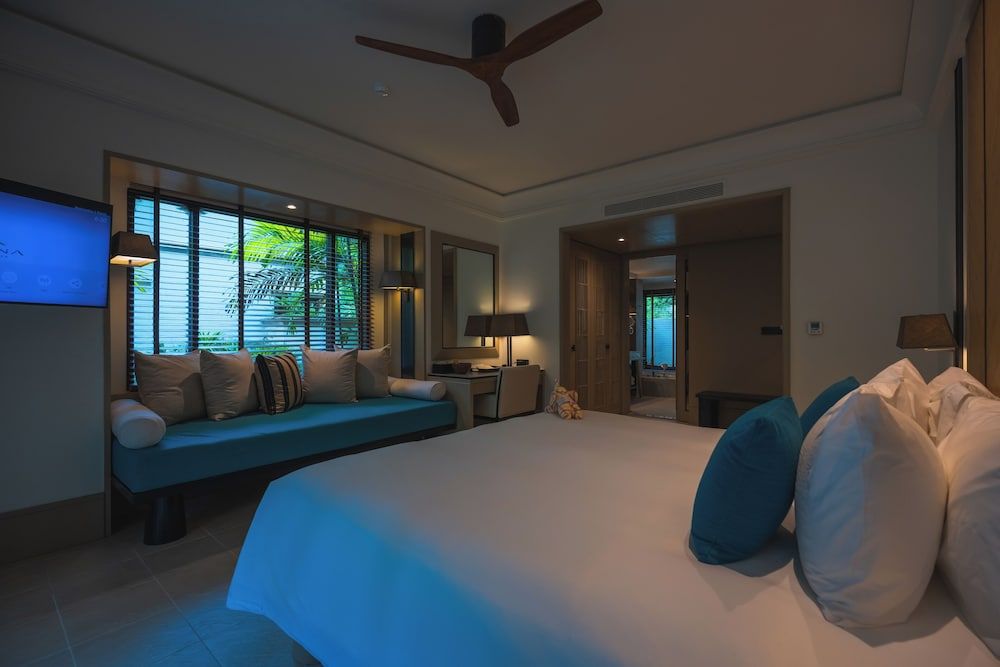 Layana Resort and Spa Deluxe Garden Pavilion King Room - Free Airport Shuttle 9