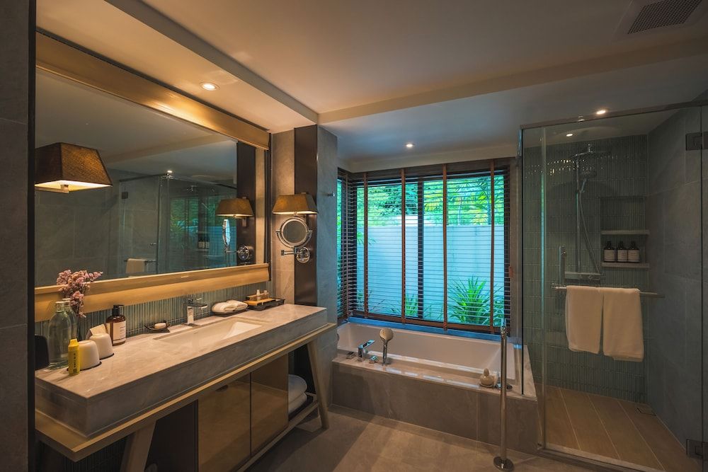 Layana Resort and Spa Deluxe Garden Pavilion King Room - Free Airport Shuttle 17