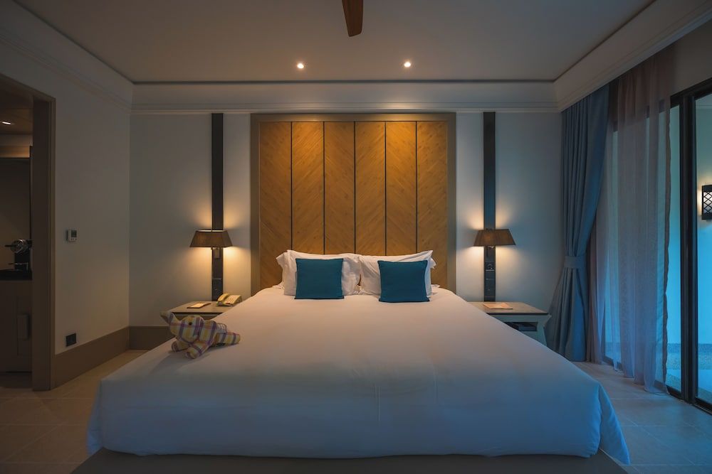 Layana Resort and Spa Deluxe Garden Pavilion King Room - Free Airport Shuttle 8