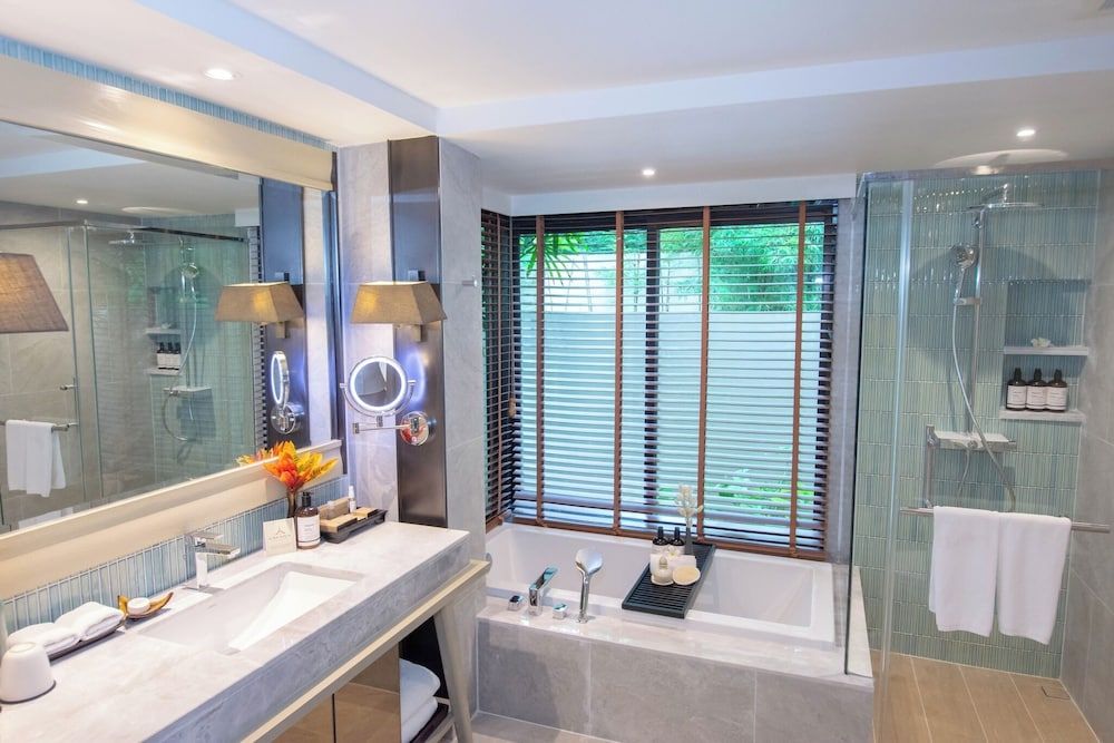 Layana Resort and Spa Deluxe Garden Pavilion King Room - Free Airport Shuttle 16