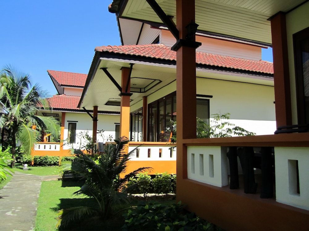 Lanta Il Mare Beach Resort Villa, Garden Area 8