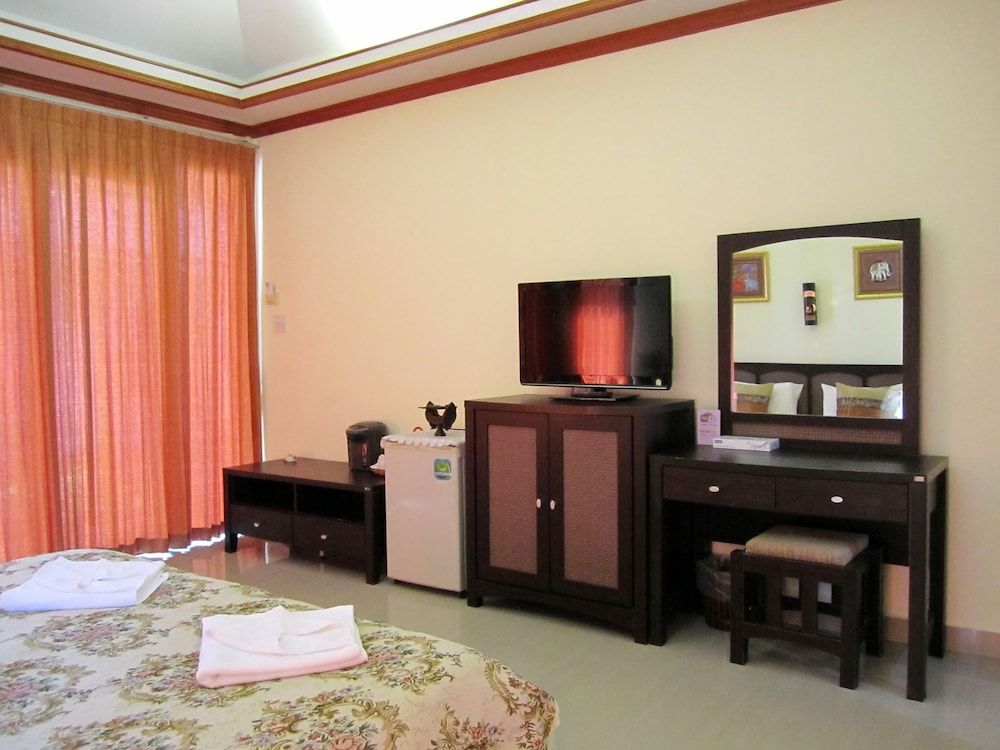 Lanta Il Mare Beach Resort Villa, Garden Area 10