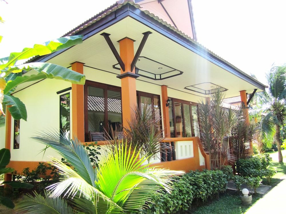 Lanta Il Mare Beach Resort Villa, Garden Area 9