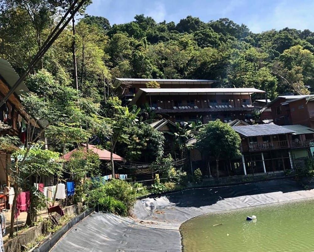 undefined Tapear Resort 4