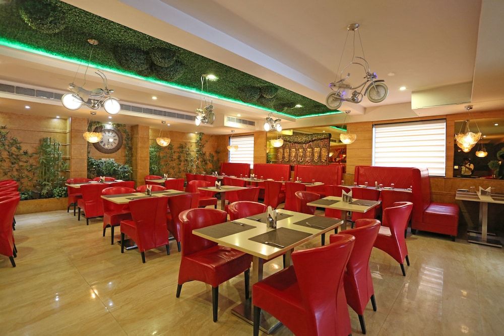 Food & Dining