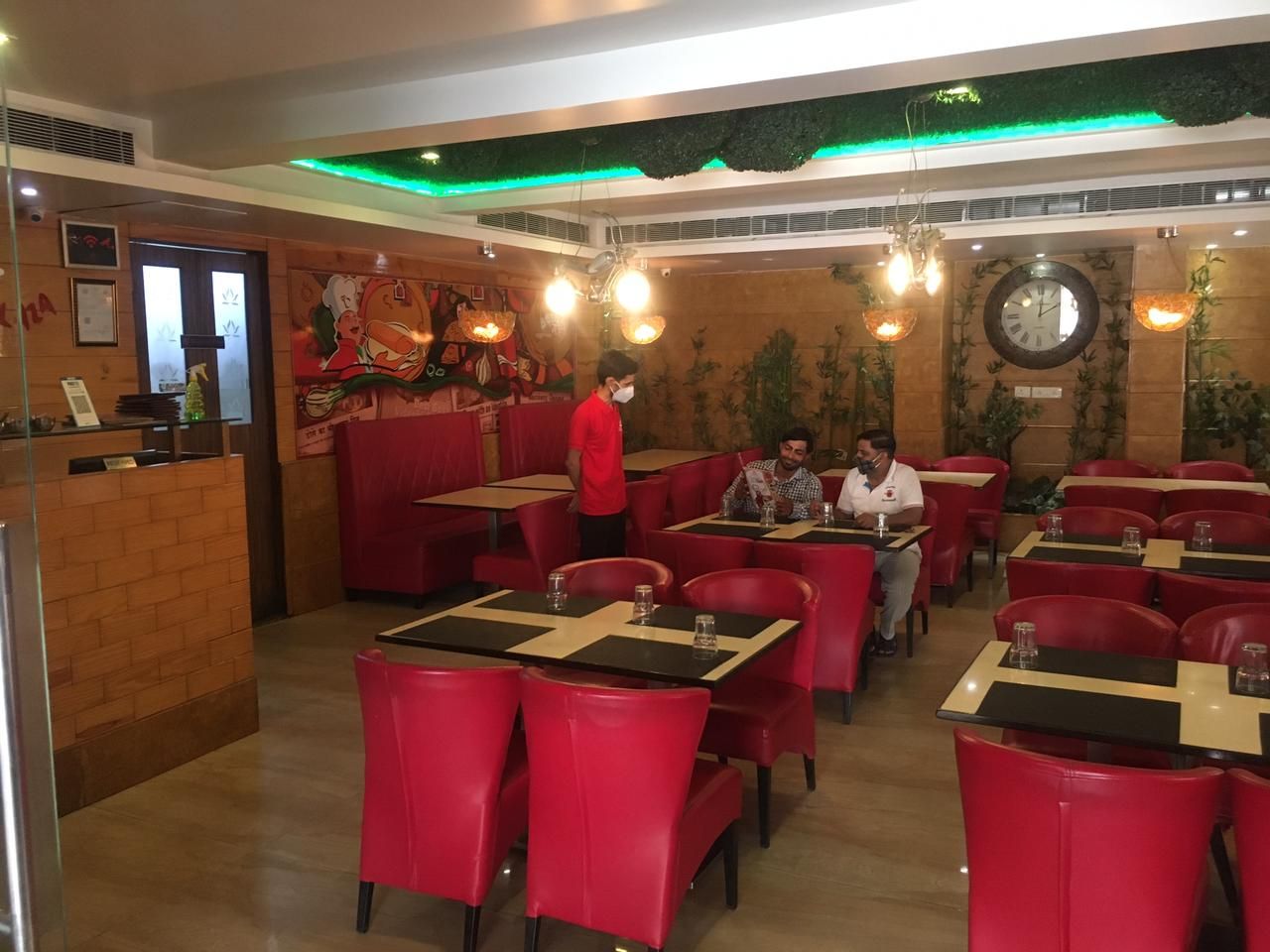 Food & Dining