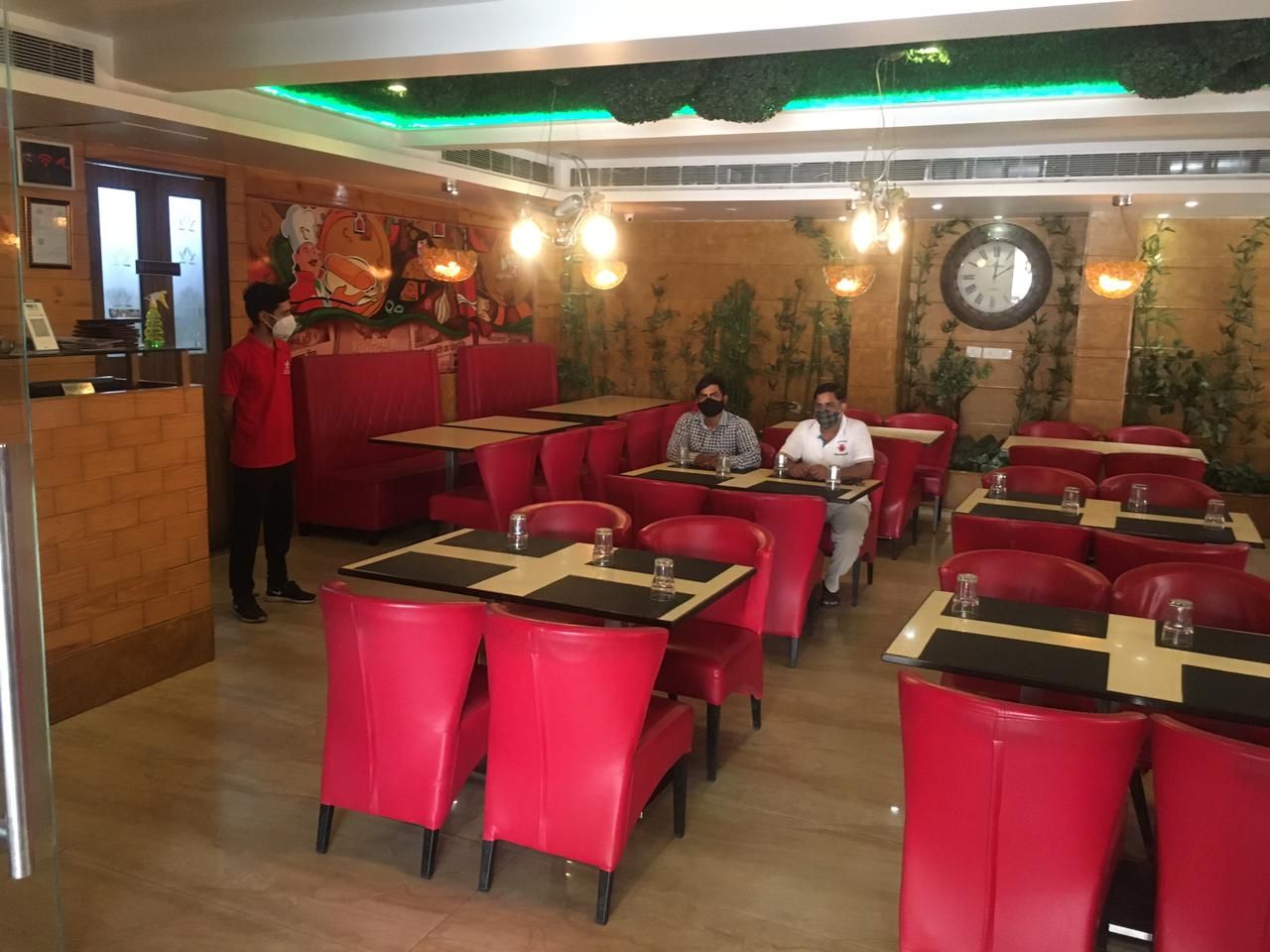Food & Dining
