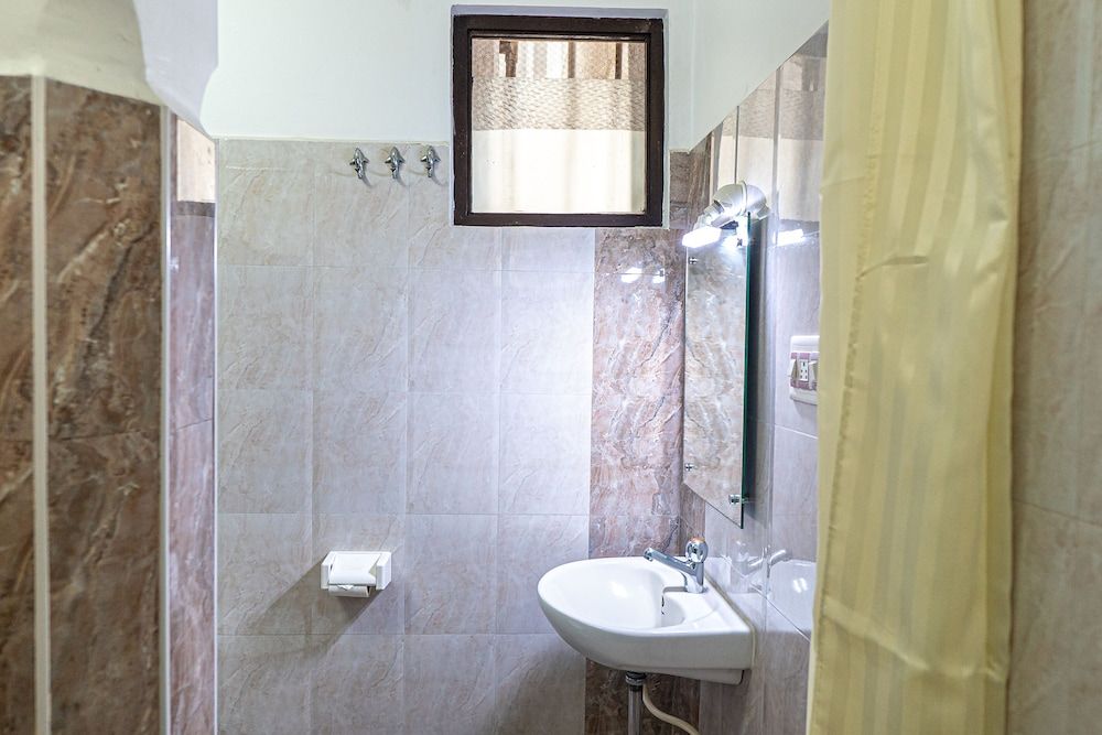 Le Chateau Classic Room 7