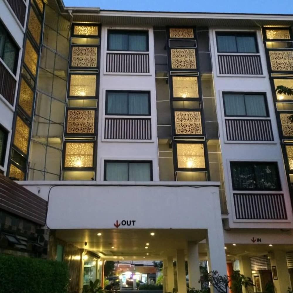 undefined Wangburapa Grand Hotel 2