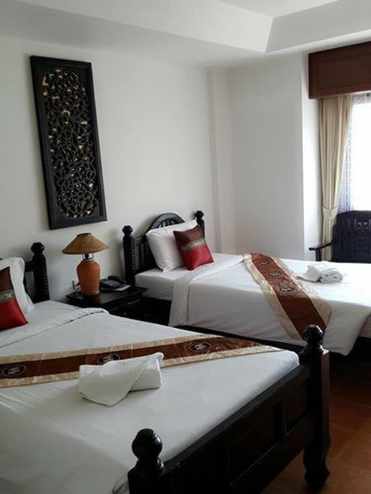 undefined Wangburapa Grand Hotel 5