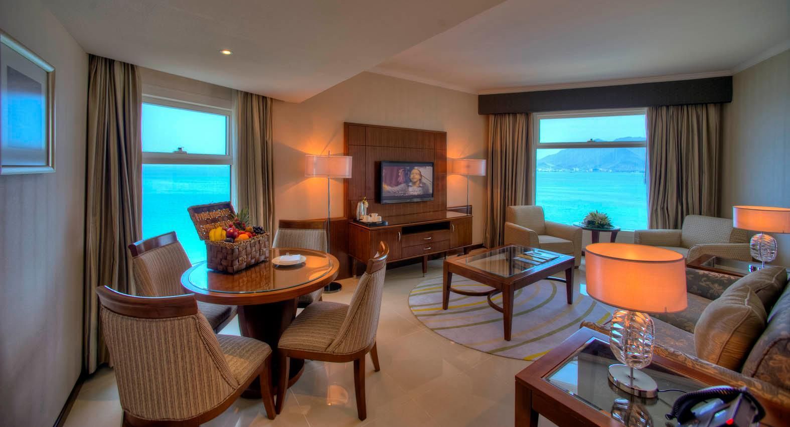 Deluxe Seaview Suite