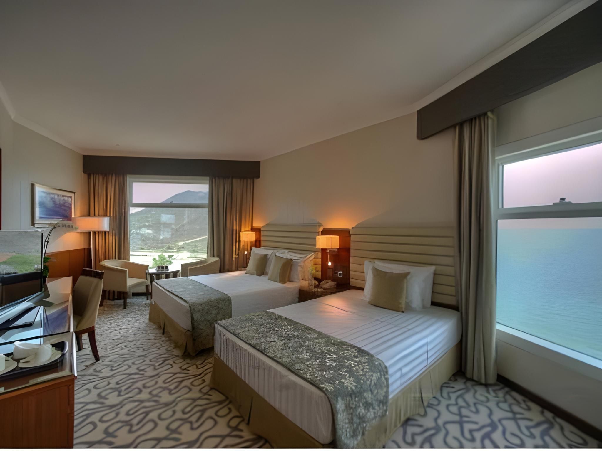Deluxe Family Room
