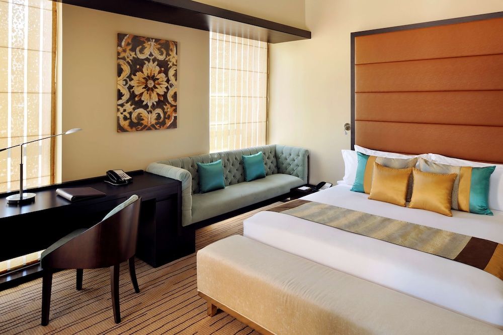 Comfort Suite, 1 Bedroom, Smoking - 15% Discount on F&B