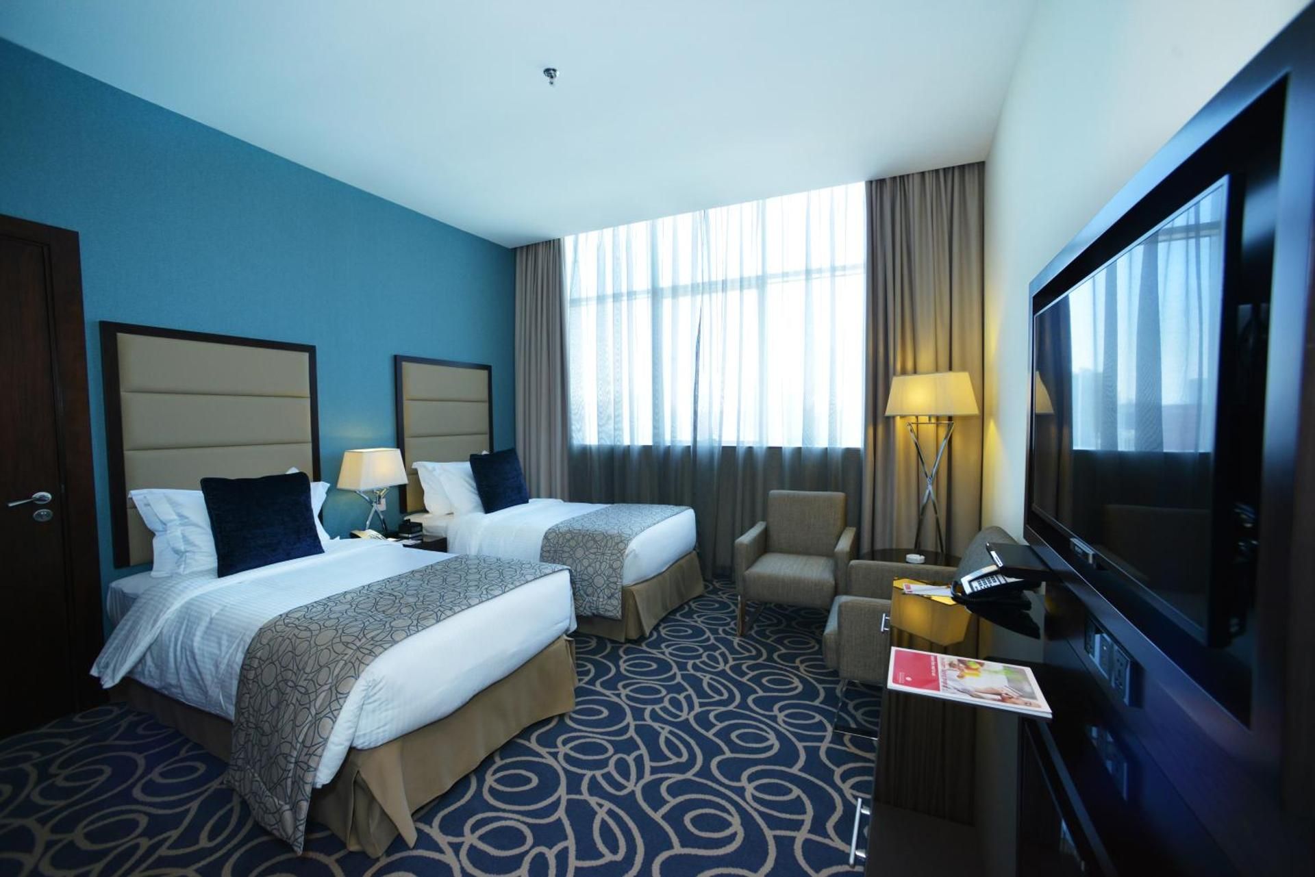 Ramada by Wyndham Abu Dhabi Corniche Deluxe City View Twin 2