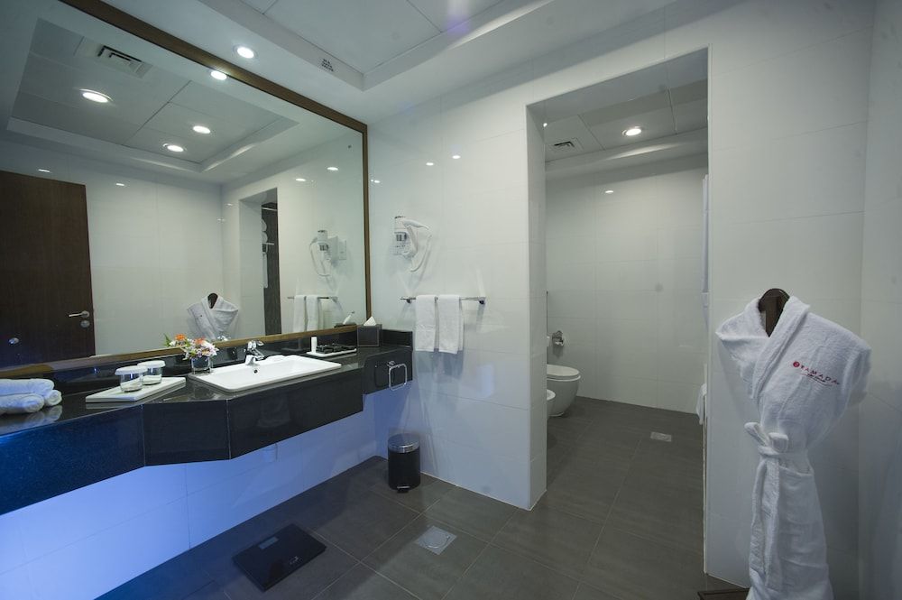 undefined Ramada by Wyndham Abu Dhabi Corniche 9