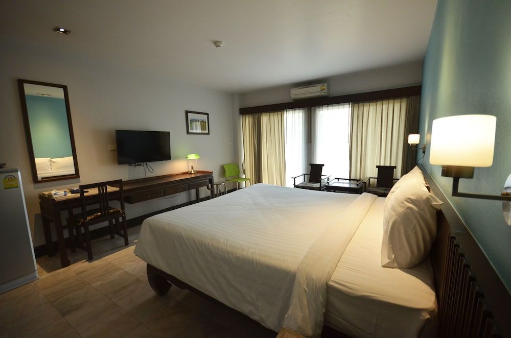 undefined Sakorn Residence and Hotel