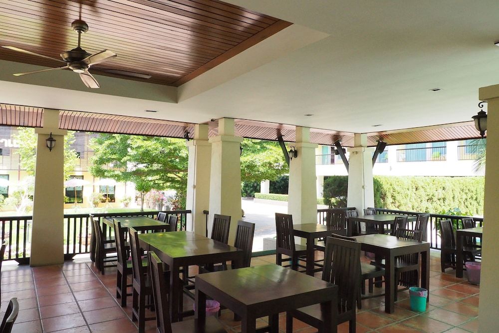 undefined Sakorn Residence and Hotel 9