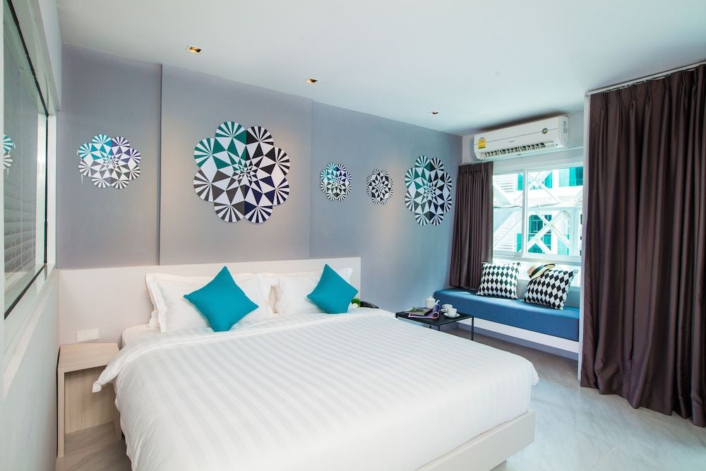 The Crib Patong Deluxe Double Room 4