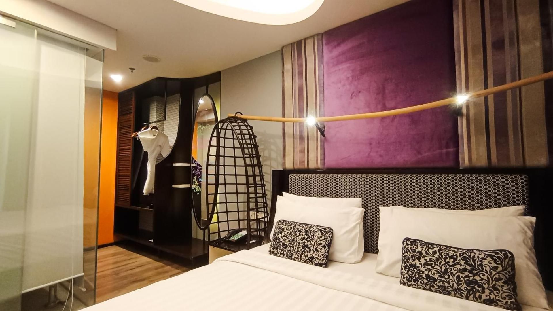 Deluxe Suite - 1 King Size Bed