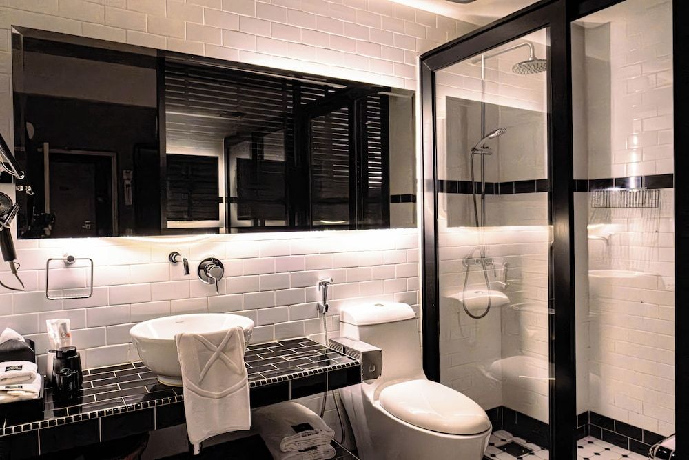 M Boutique Hotel Standard Queen No Window 4