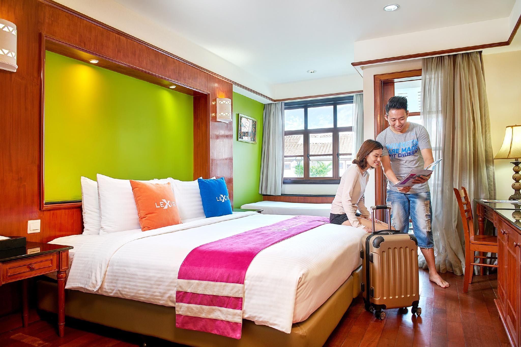 Deluxe Water Chalet (Upper)