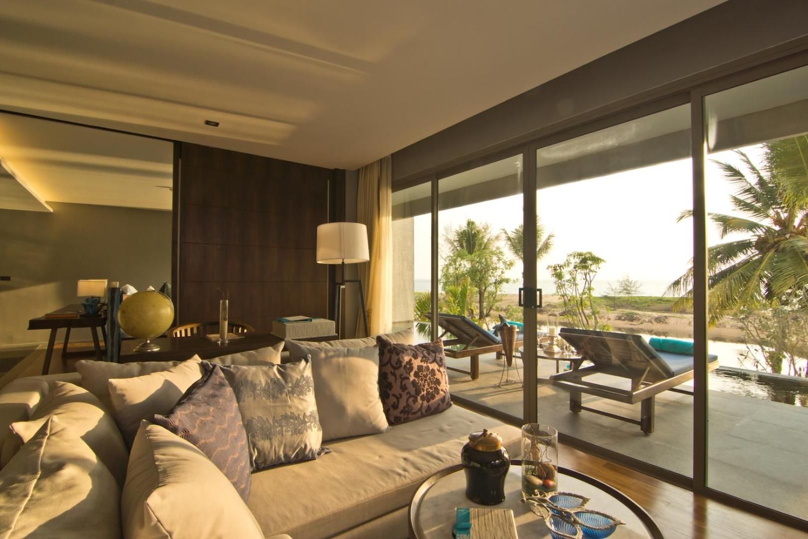 Prestige Pool Suite