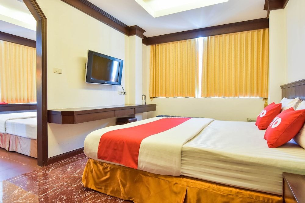 OYO 389 Sira Boutique Residence Deluxe Double Room 3