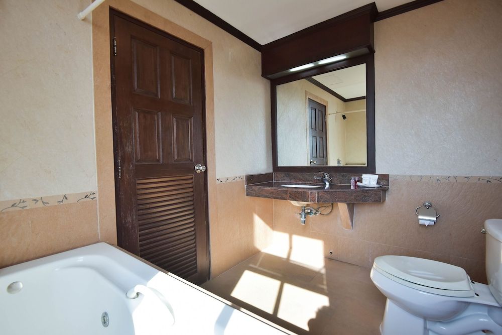 OYO 389 Sira Boutique Residence Deluxe Double Room 7