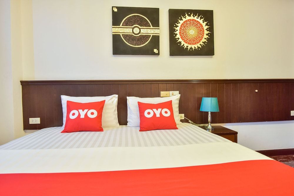 OYO 389 Sira Boutique Residence Deluxe Double Room 6