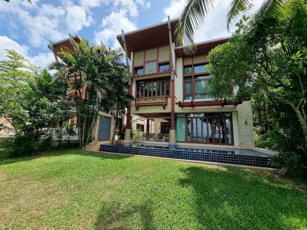 undefined Amatapura Beach Villa 14 2