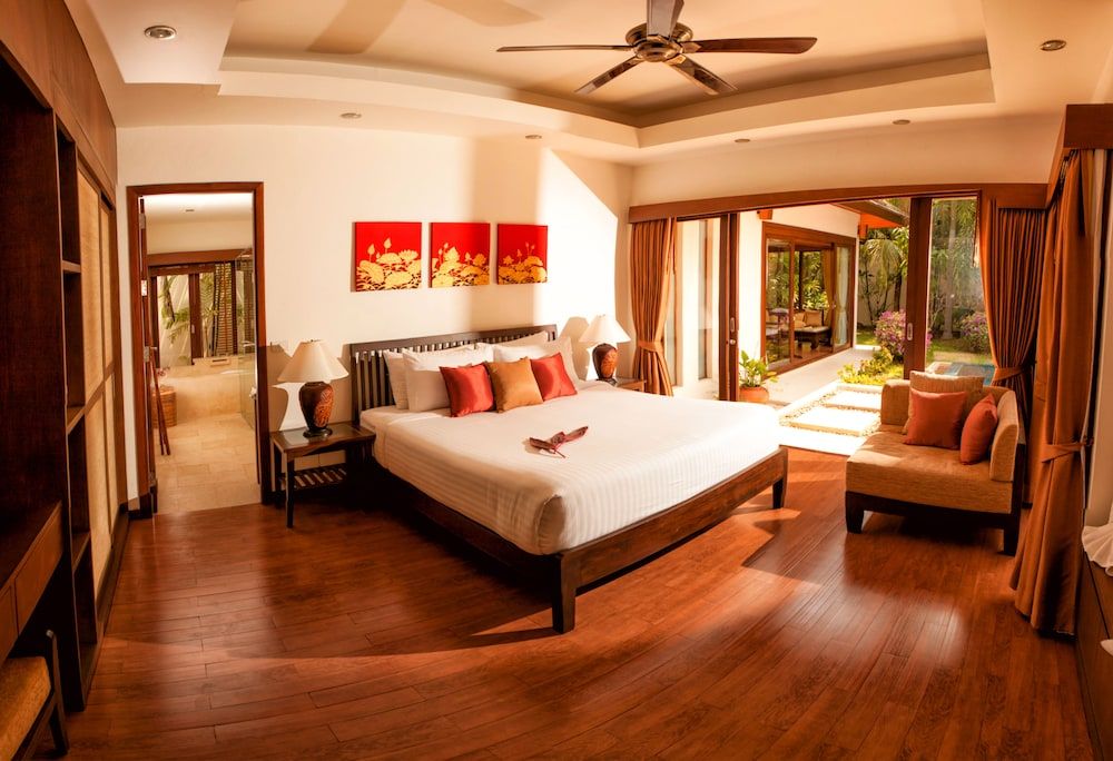 Luxury Villa, 3 Bedrooms, Pool View, Garden Area