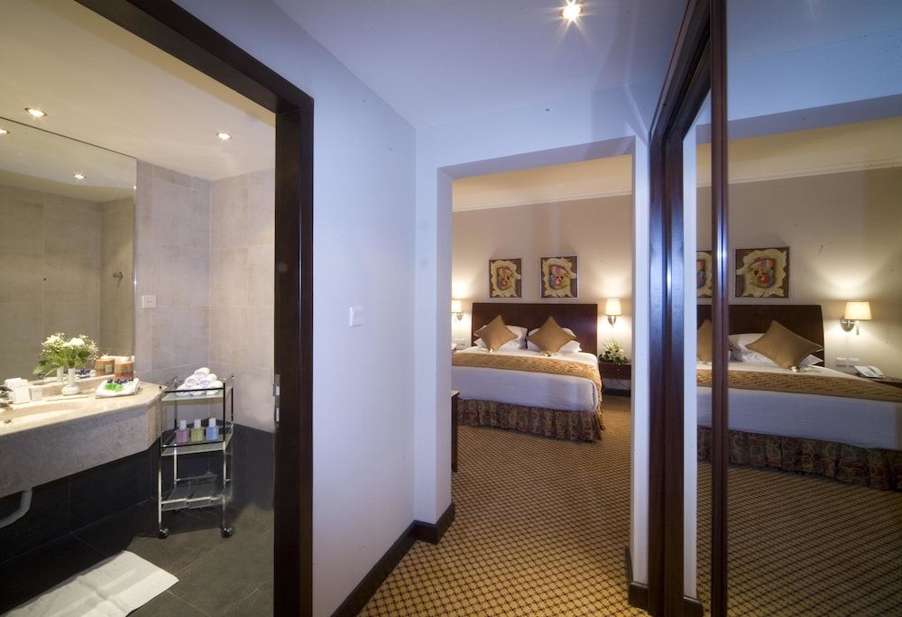 Golden Tulip Al Khobar Standard Room, 1 King Bed with Sofa bed 3