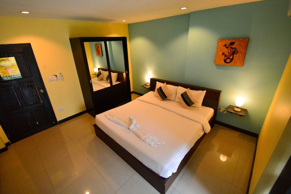 undefined Gecko Hotel 8