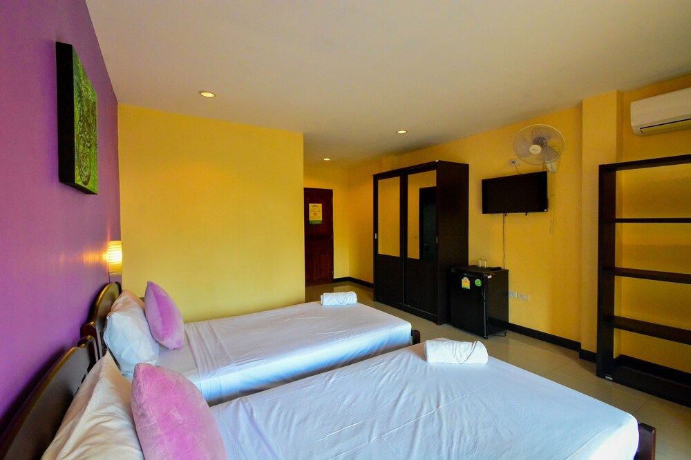 Gecko Hotel Deluxe Double Room 4