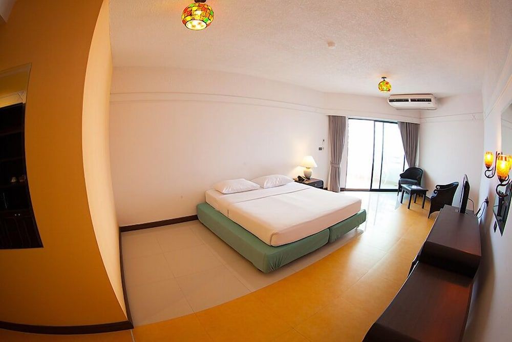 undefined Markland Beach View 7