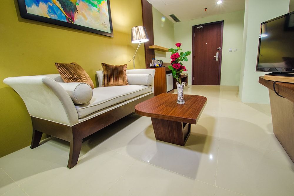 Noormans Hotel Semarang Executive Room, 1 King Bed 4