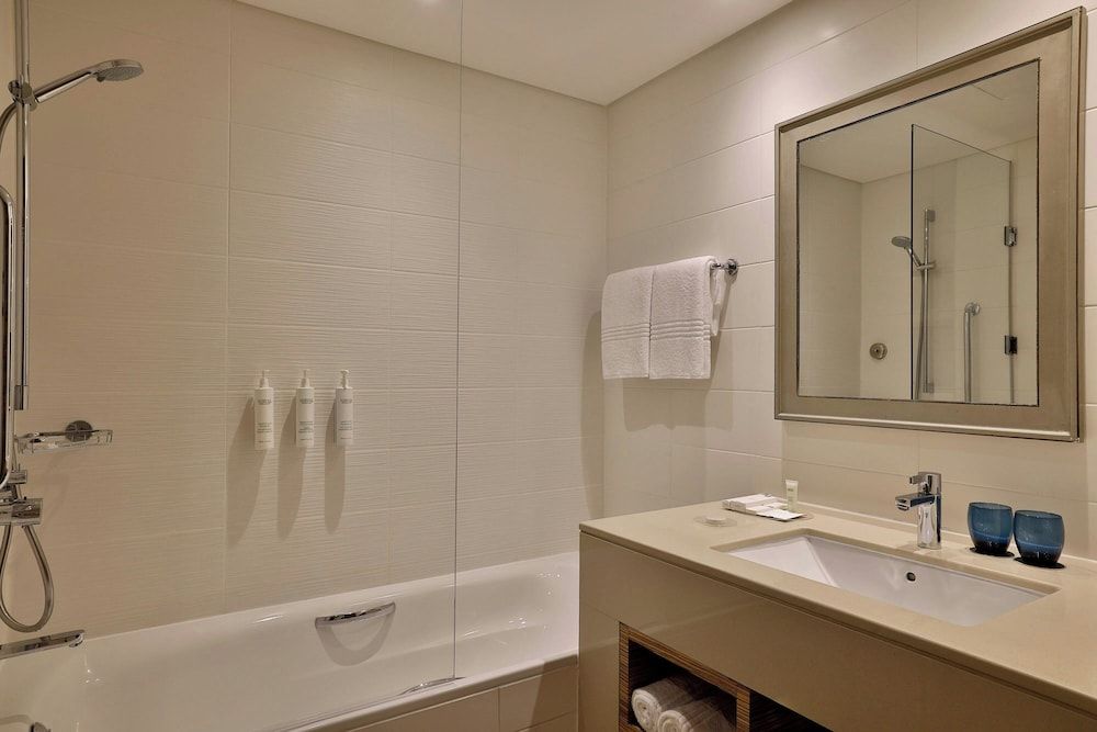 Courtyard by Marriott World Trade Center Abu Dhabi Room, 2 Double Beds 10