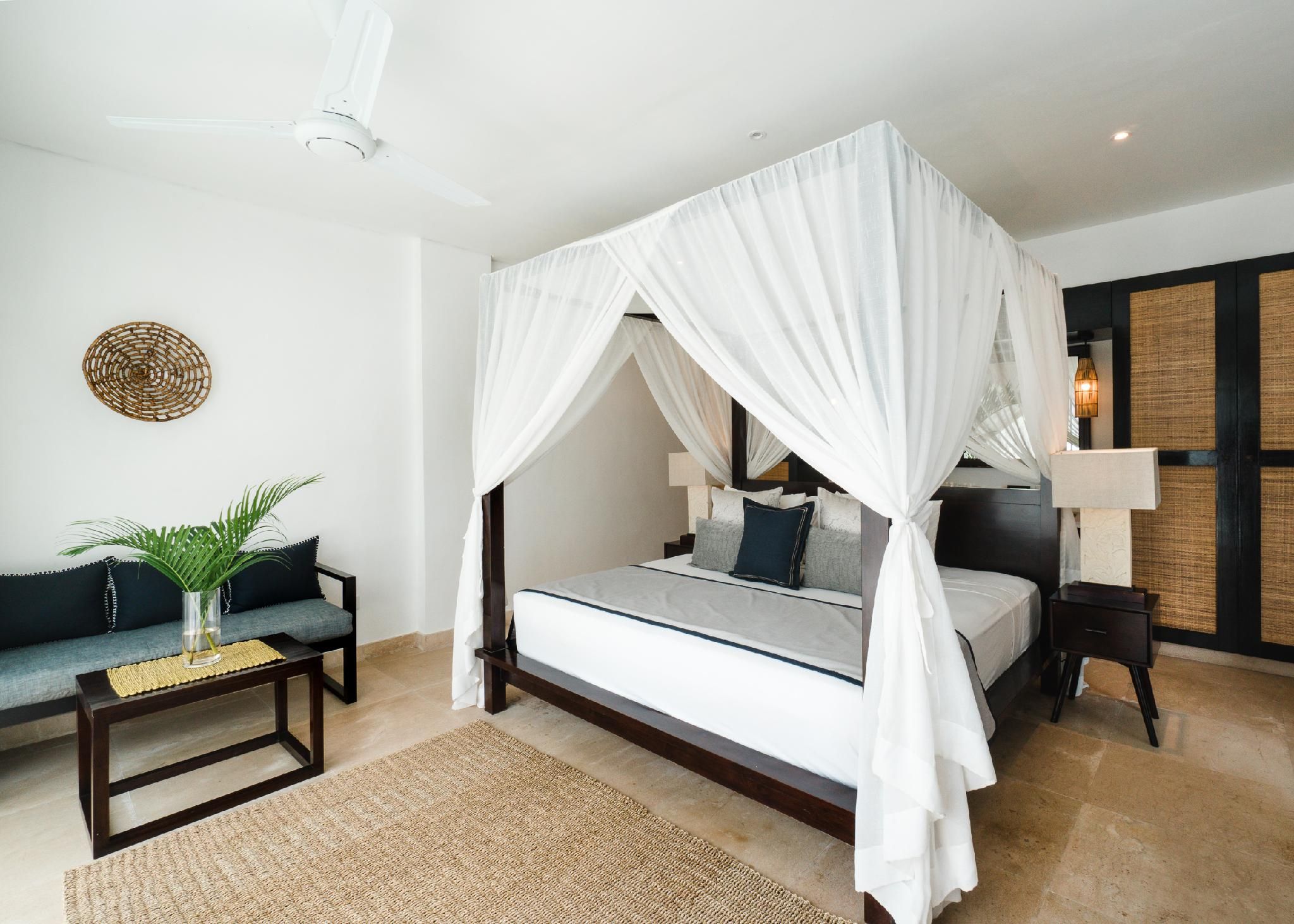 1-Bedroom Suite with Pool