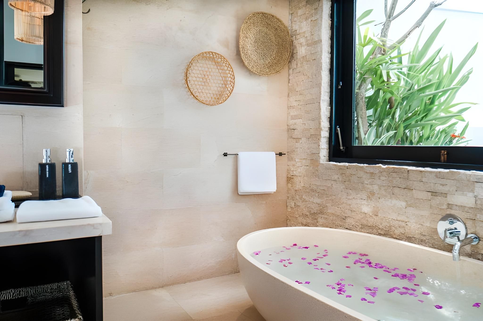 Suite with Swimming Pool 