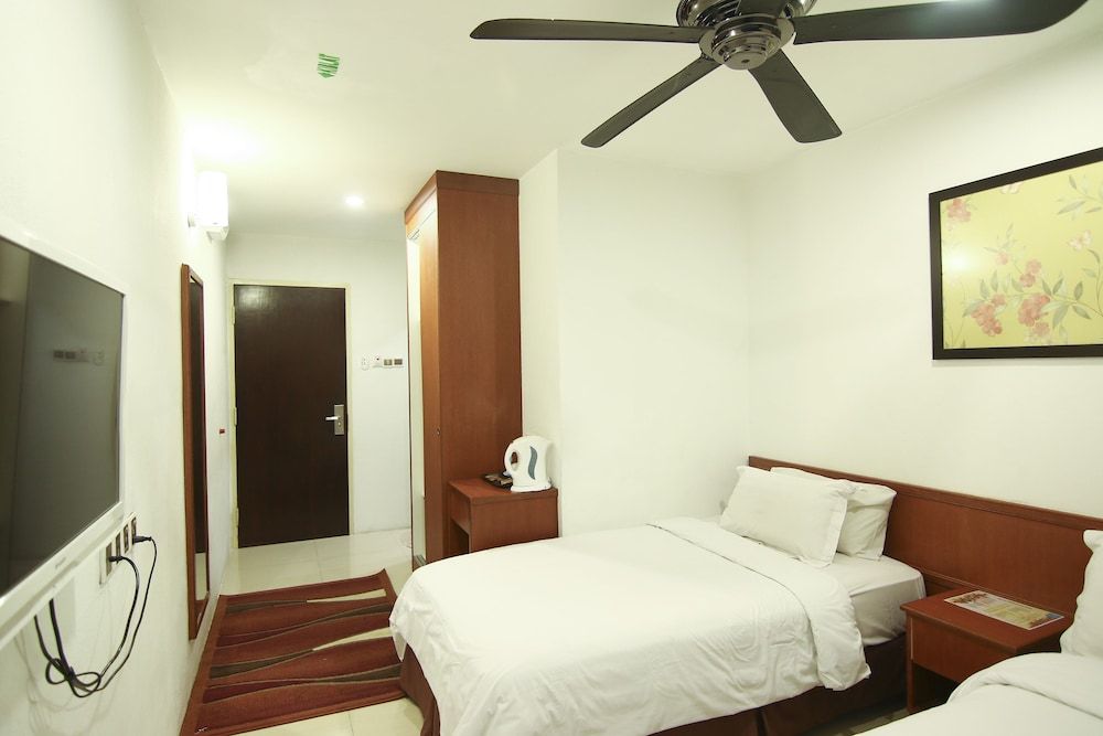 AG Hotel Penang Family Room, No Windows 3